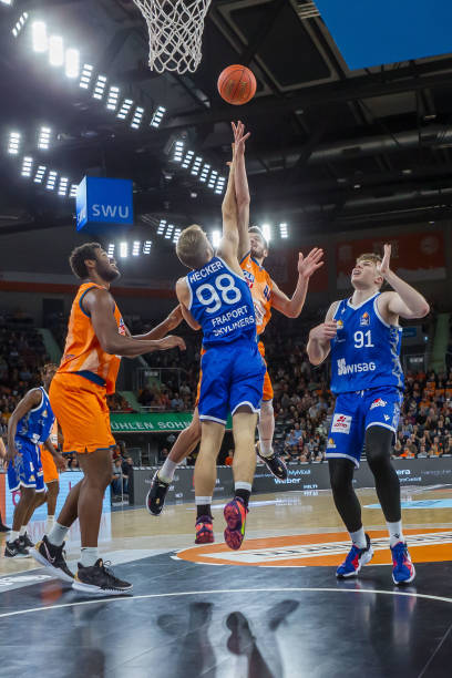 在这场激烈 在这场激烈