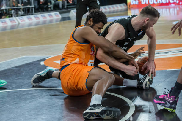 一个在球员 一个在球员